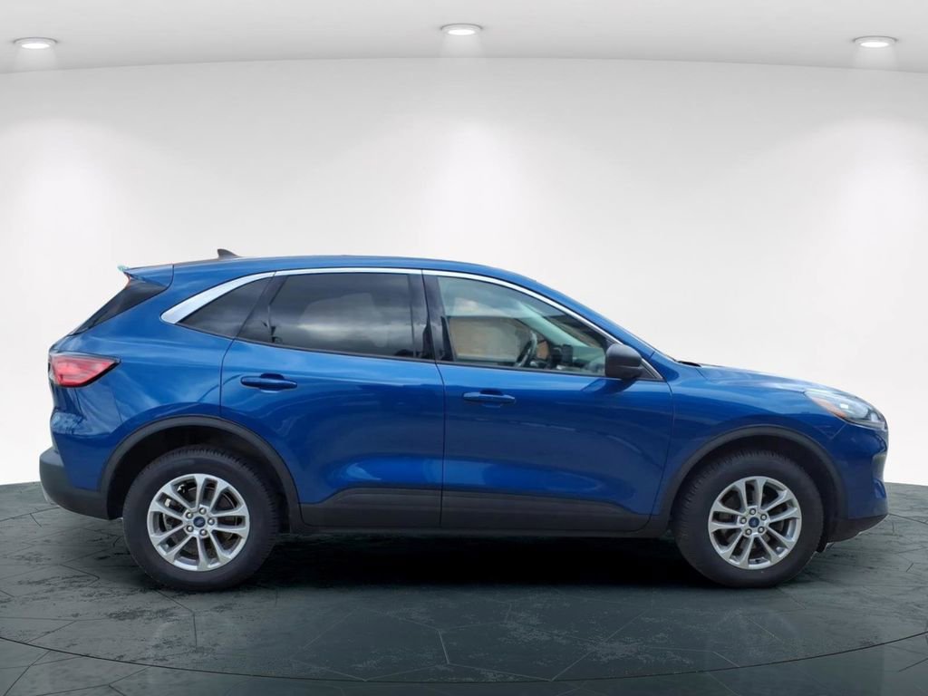 Used 2022 Ford Escape SE w/ Cold Weather Package image 7