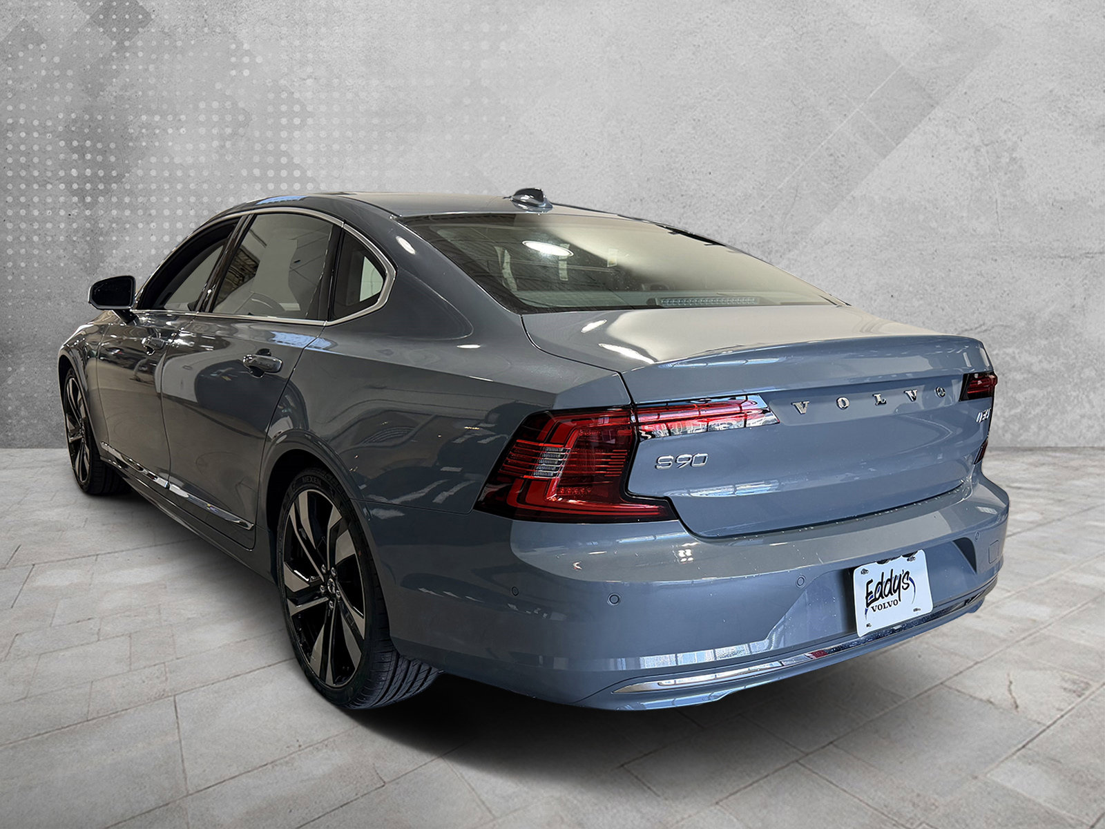 Used 2023 Volvo S90 B6 Plus image 6