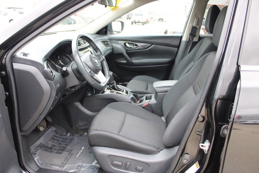 Used 2018 Nissan Rogue SV w/ Premium Package image 17