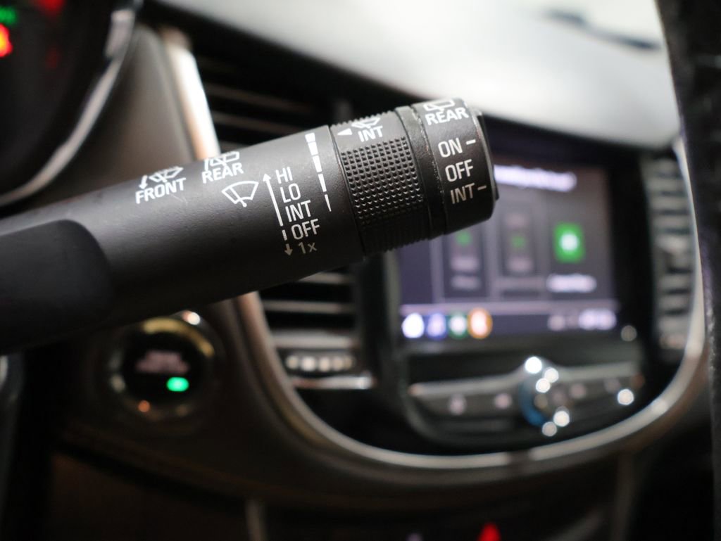 Used 2021 Chevrolet Trax LT w/ Redline Edition AWD/4WD image 37