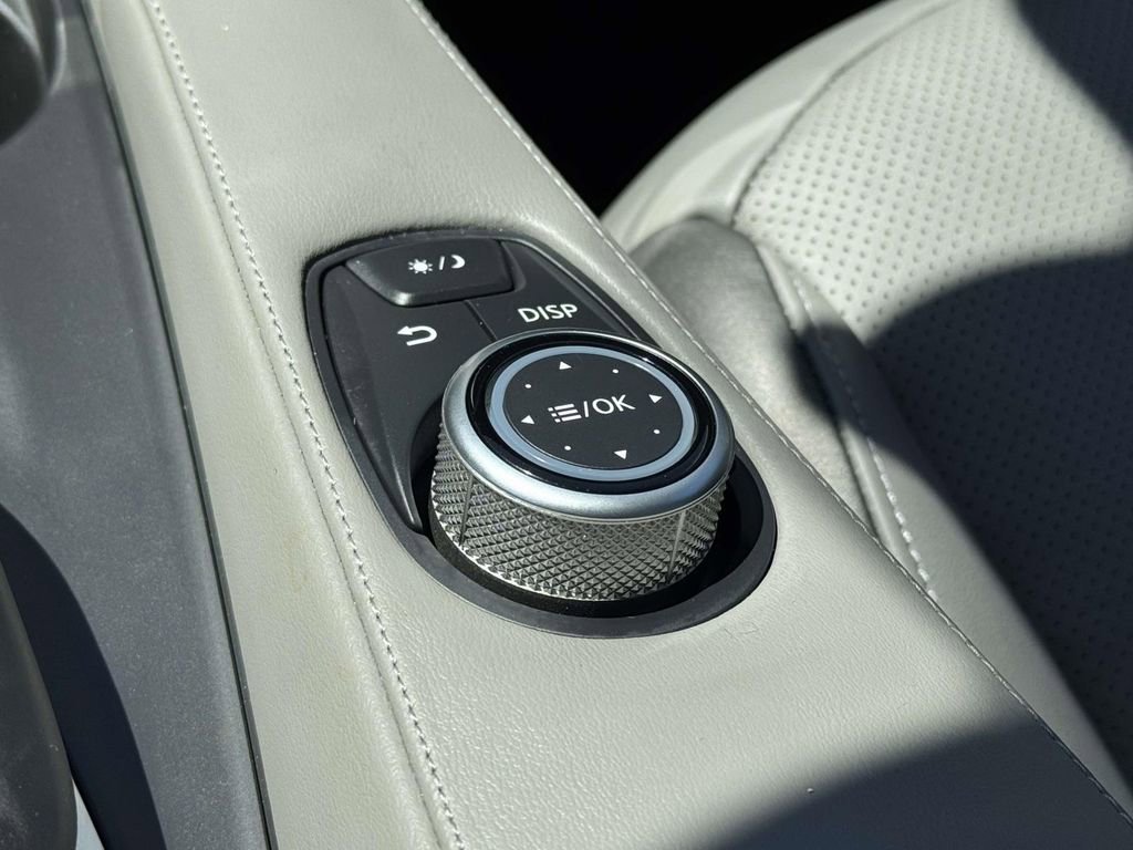 Used 2023 INFINITI QX50 Luxe AWD/4WD image 31