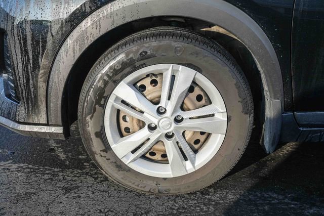 Used 2023 Nissan Kicks S image 11