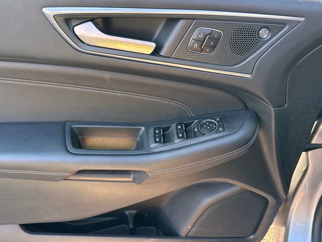 Used 2024 Ford Edge Titanium image 8