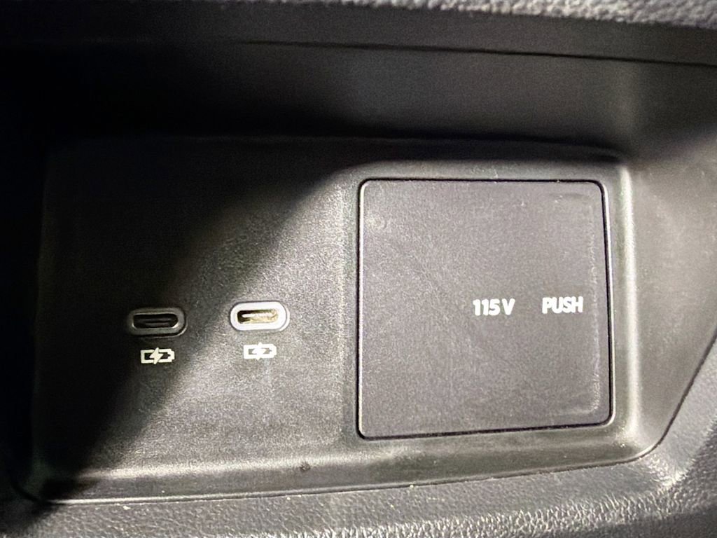 Used 2025 Volkswagen Atlas Cross Sport SE FWD image 29