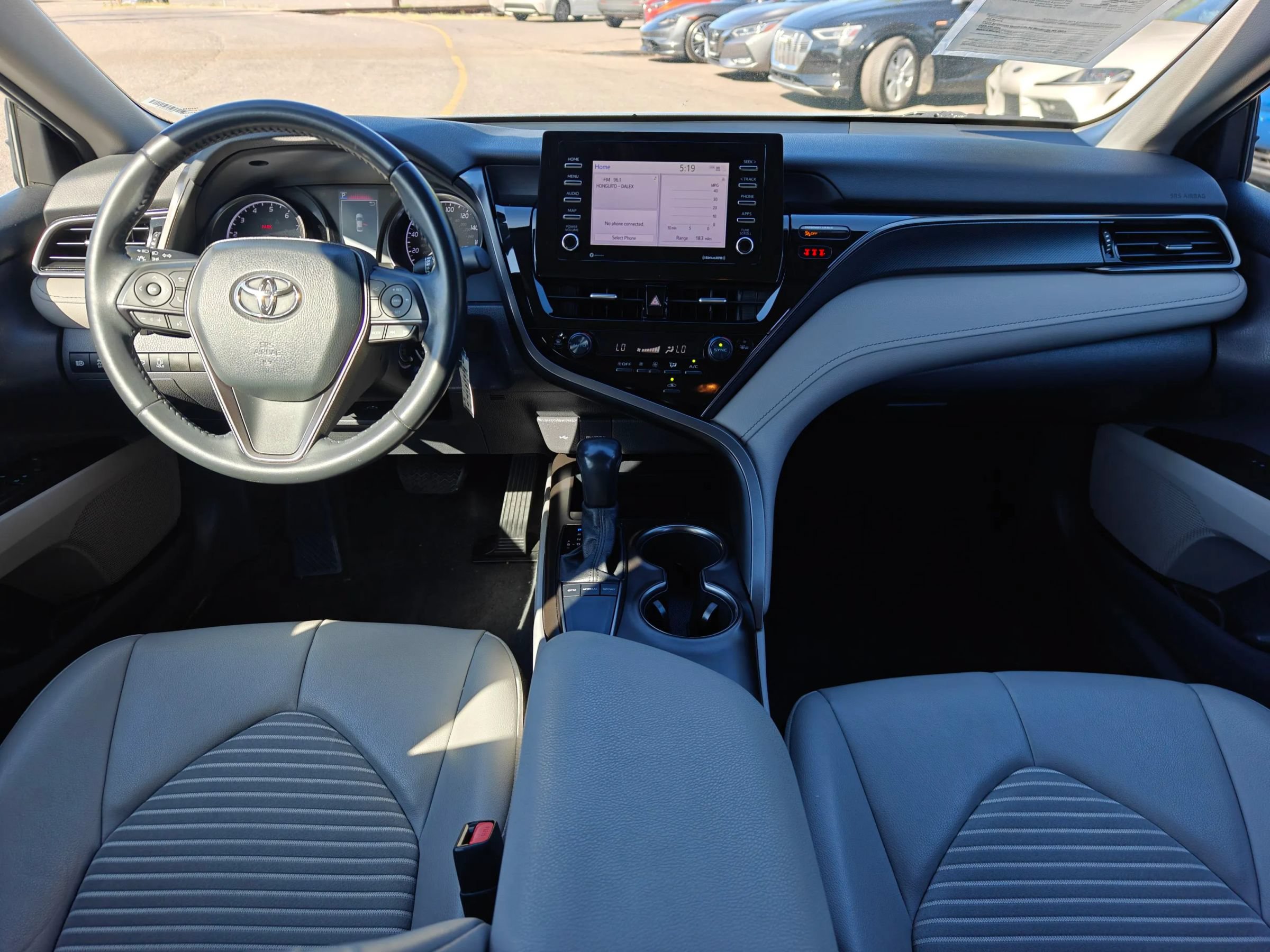Used 2022 Toyota Camry SE FWD image 28
