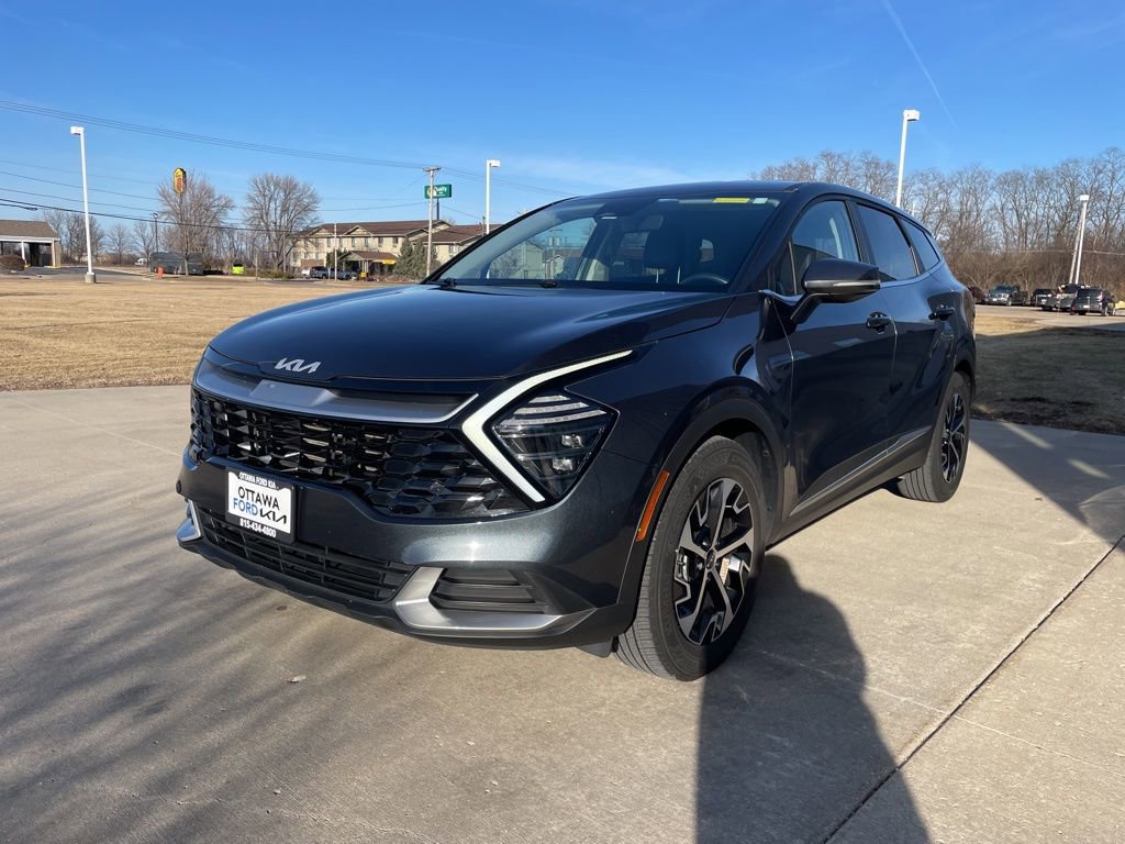 Used 2024 Kia Sportage EX FWD image 2
