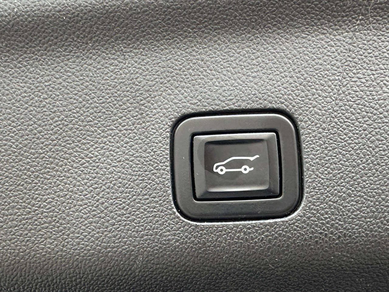 Used 2022 Chevrolet Suburban Z71 AWD/4WD image 22