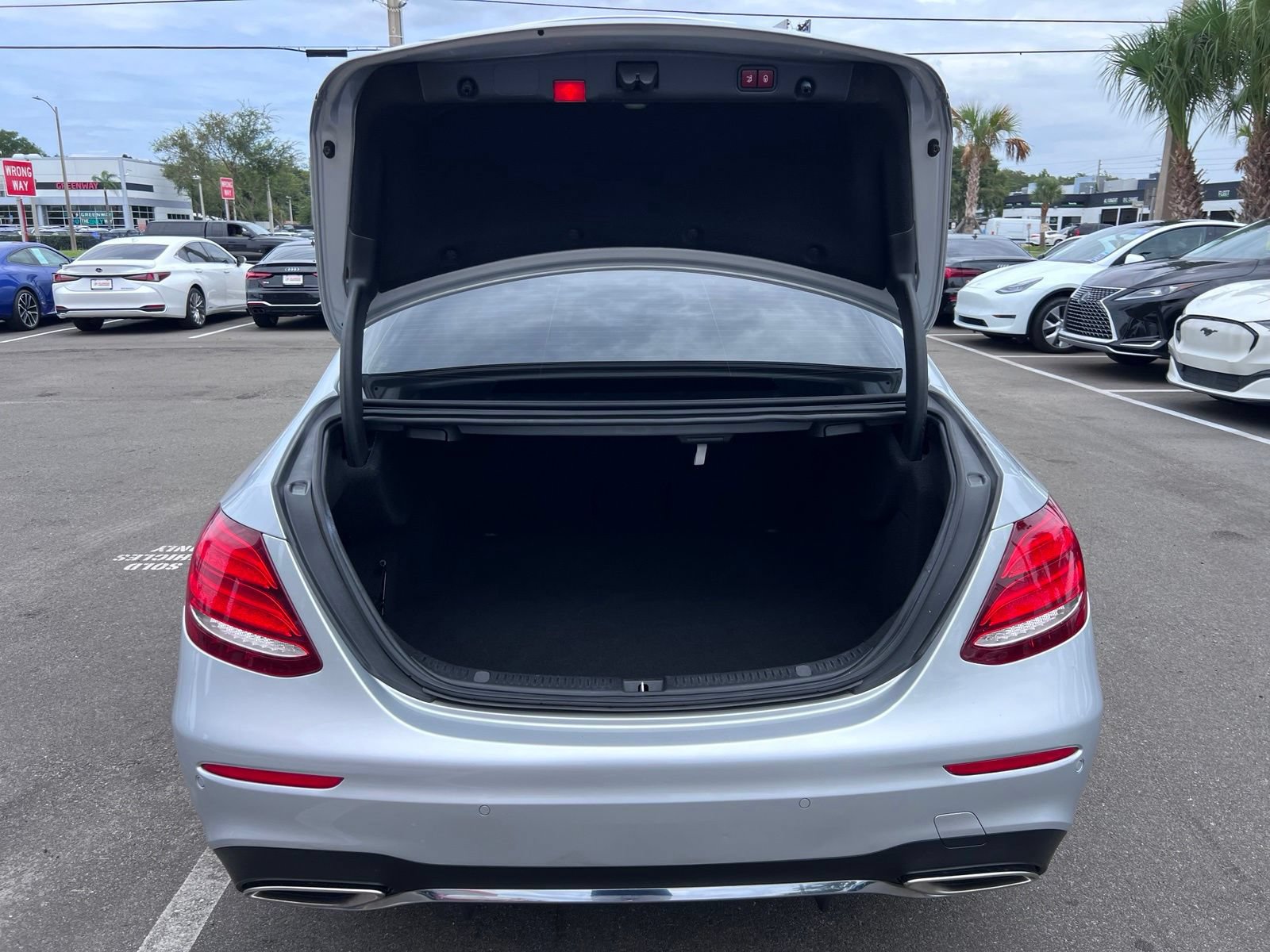 Used 2019 Mercedes-Benz E 300 image 19