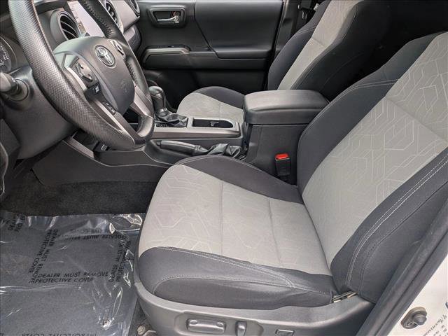 Used 2023 Toyota Tacoma TRD Off-Road w/ Technology Package AWD/4WD image 17