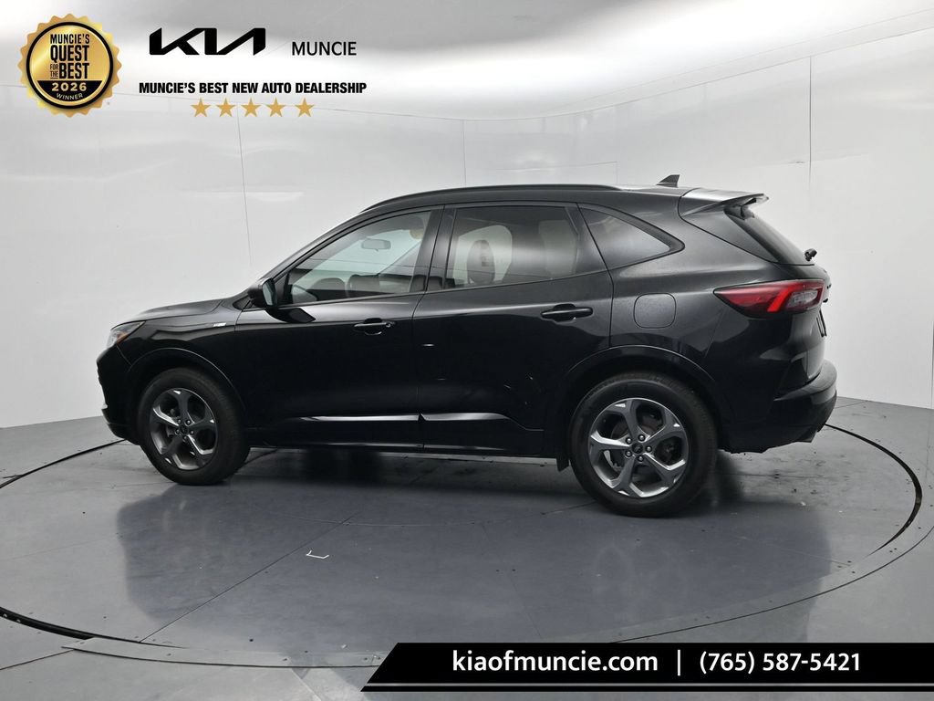 Used 2023 Ford Escape ST-Line w/ Tech Pack #1 AWD/4WD image 5