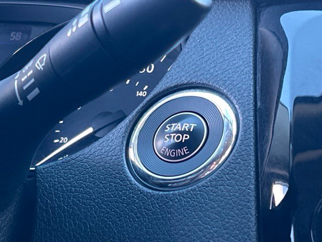 Used 2018 Nissan Rogue SV AWD/4WD image 43