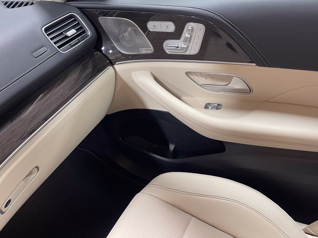 Used 2024 Mercedes-Benz GLS 450 4MATIC image 27