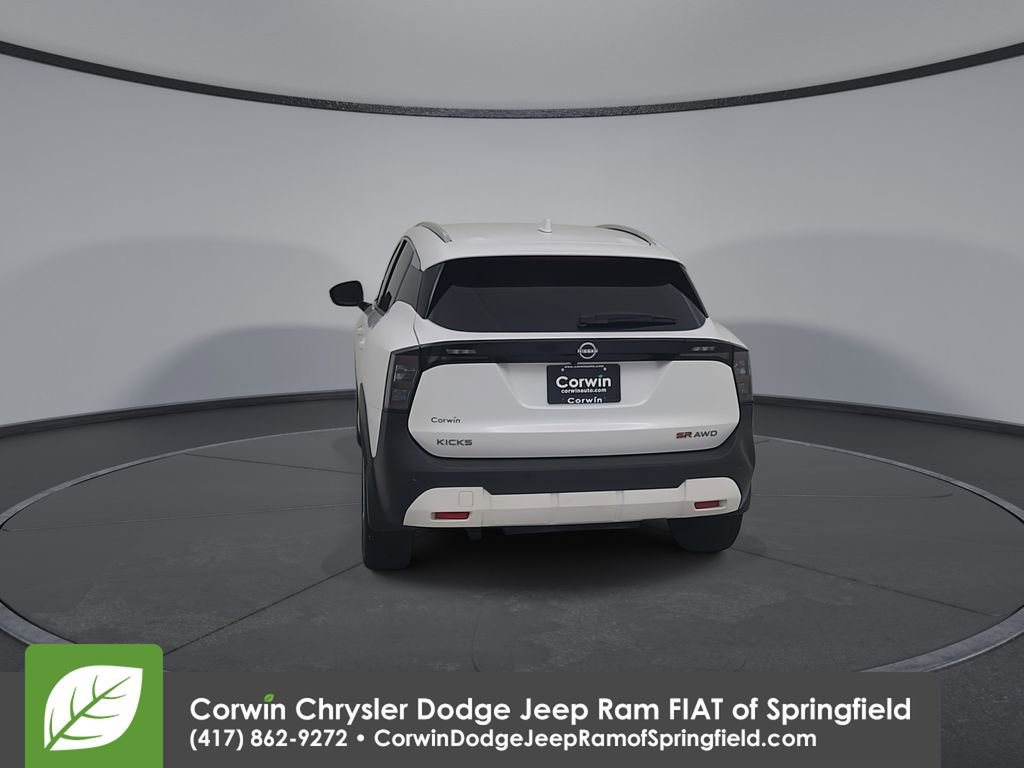 Used 2025 Nissan Kicks SR w/ Illumination Package image 11
