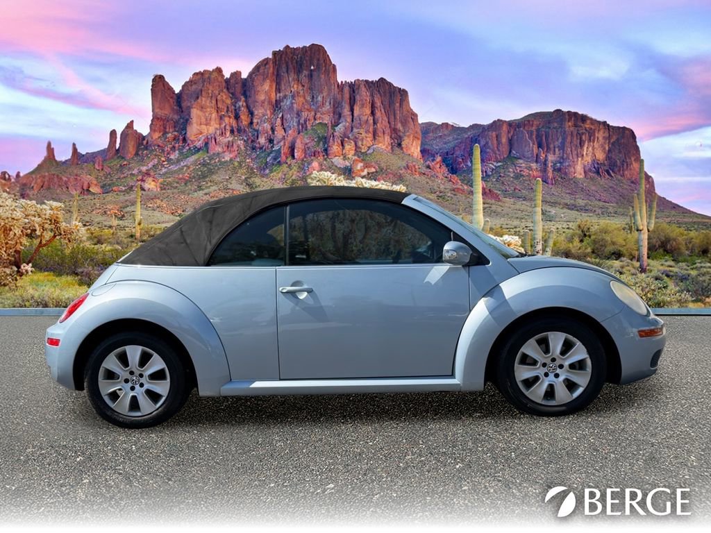 Used 2010 Volkswagen Beetle Final Edition FWD image 8