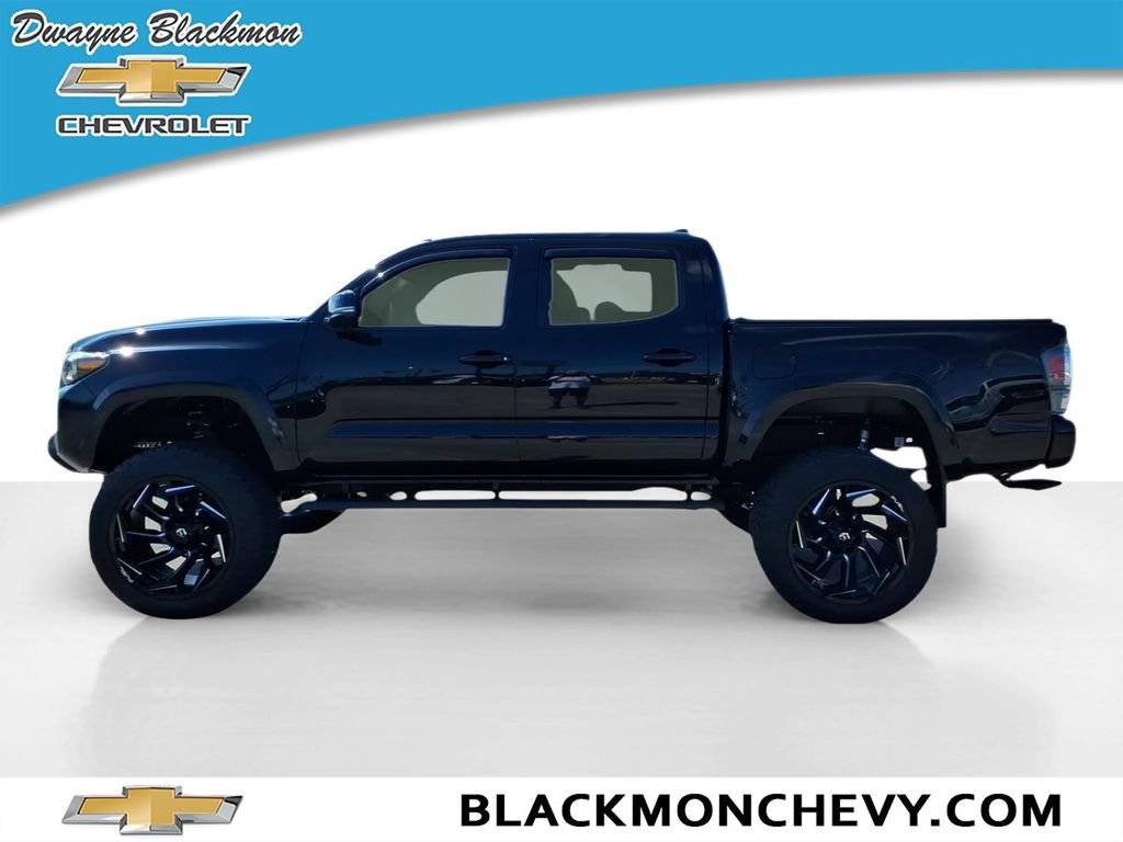 Used 2023 Toyota Tacoma TRD Sport AWD/4WD image 5