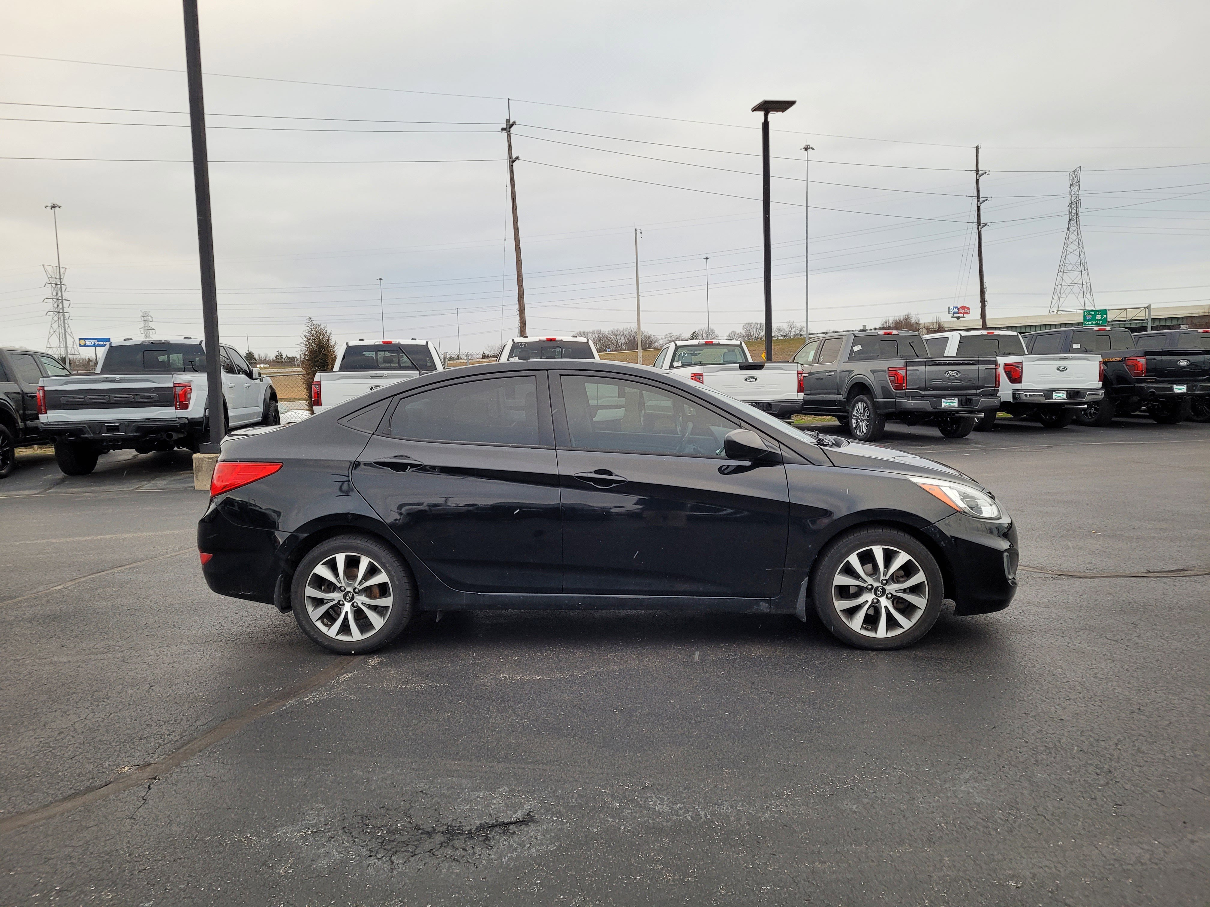 Used 2017 Hyundai Accent Value Edition image 2