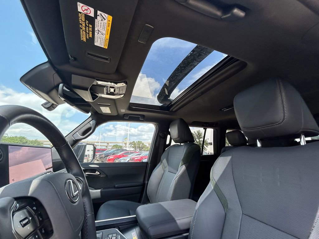 Used 2025 Lexus GX 550 AWD/4WD image 12