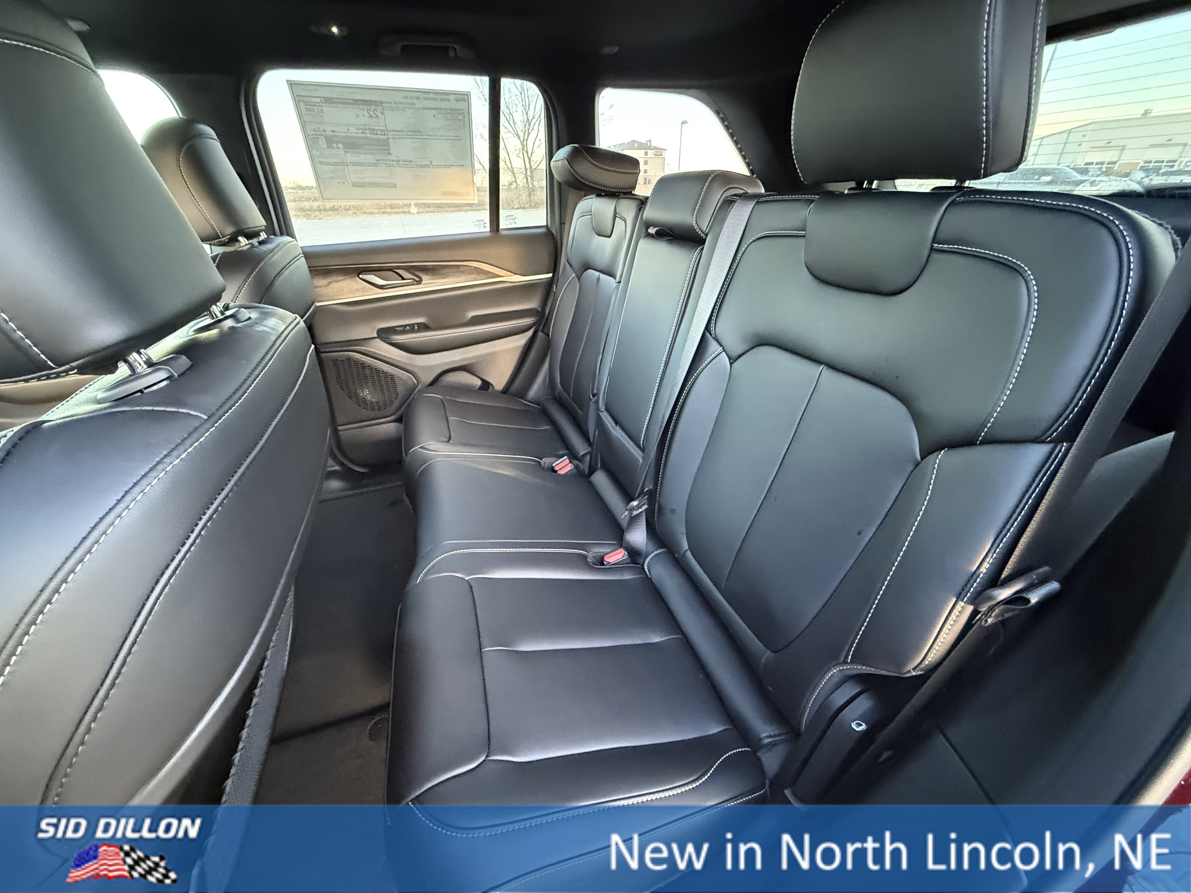 New 2025 Jeep Grand Cherokee Limited image 15