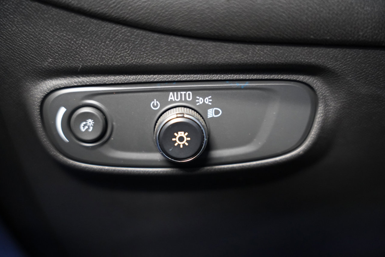 Used 2022 Chevrolet Equinox RS w/ RS Leather Package image 22