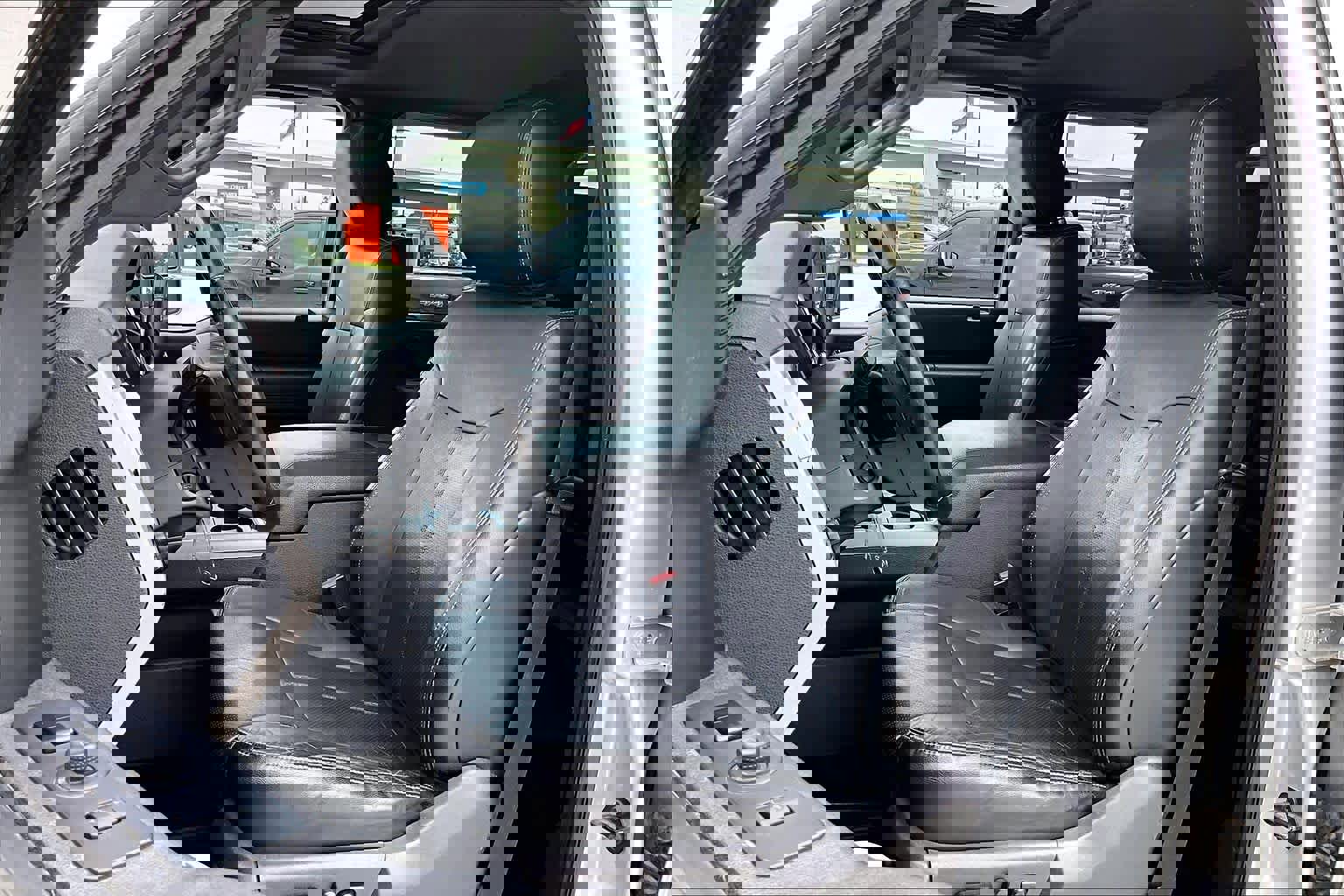 Used 2015 Ford F250 Lariat w/ Lariat Ultimate Package image 8