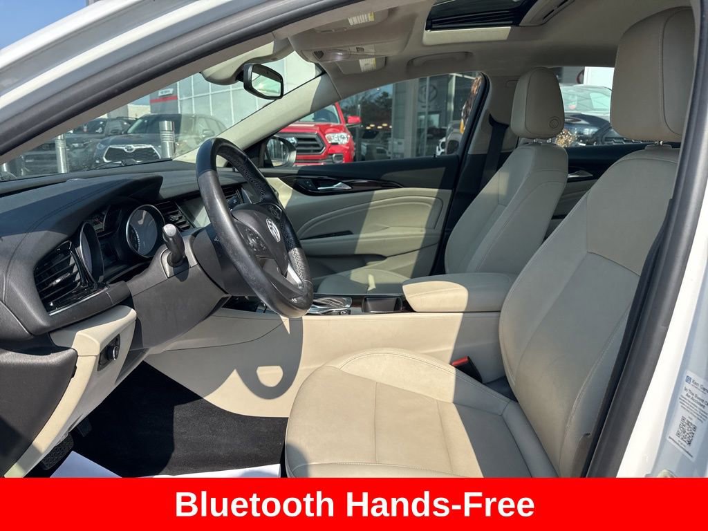 Used 2018 Buick Regal Essence w/ Driver Confidence Package #1 image 11