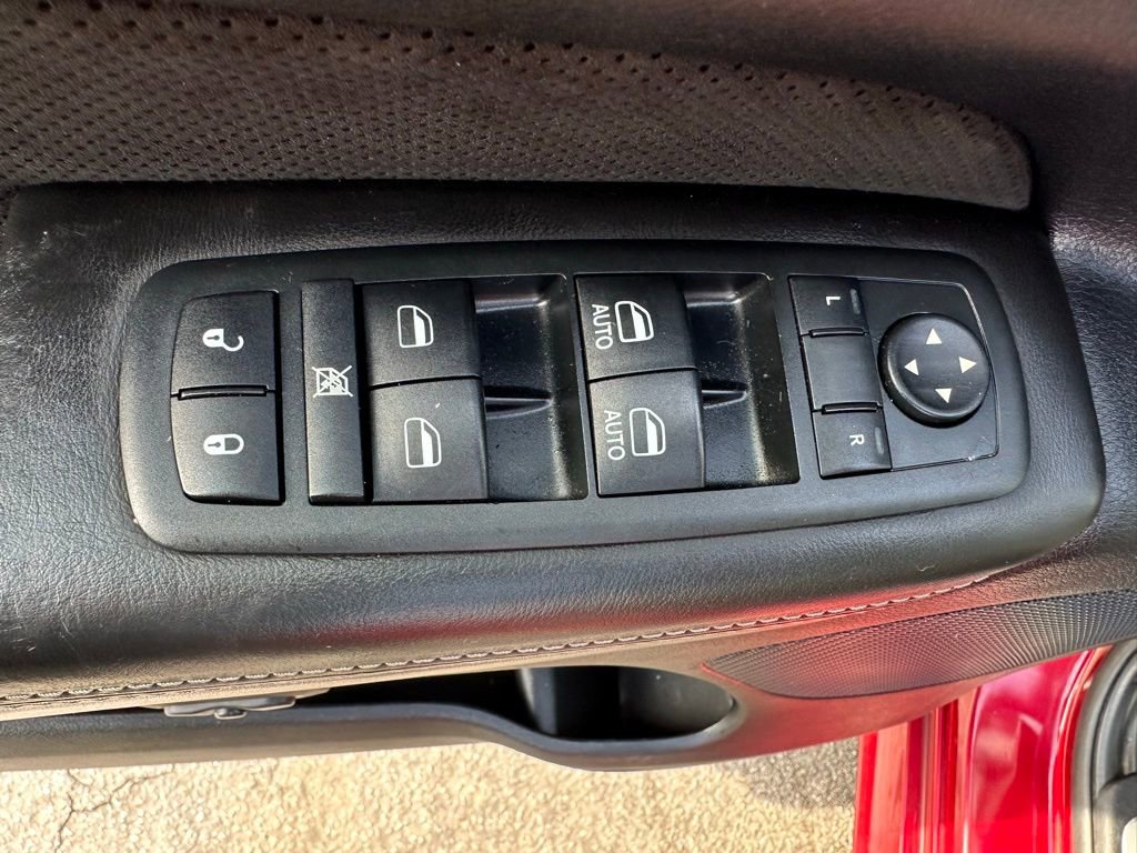 Used 2012 Jeep Grand Cherokee SRT8 w/ Luxury Group II AWD/4WD image 13