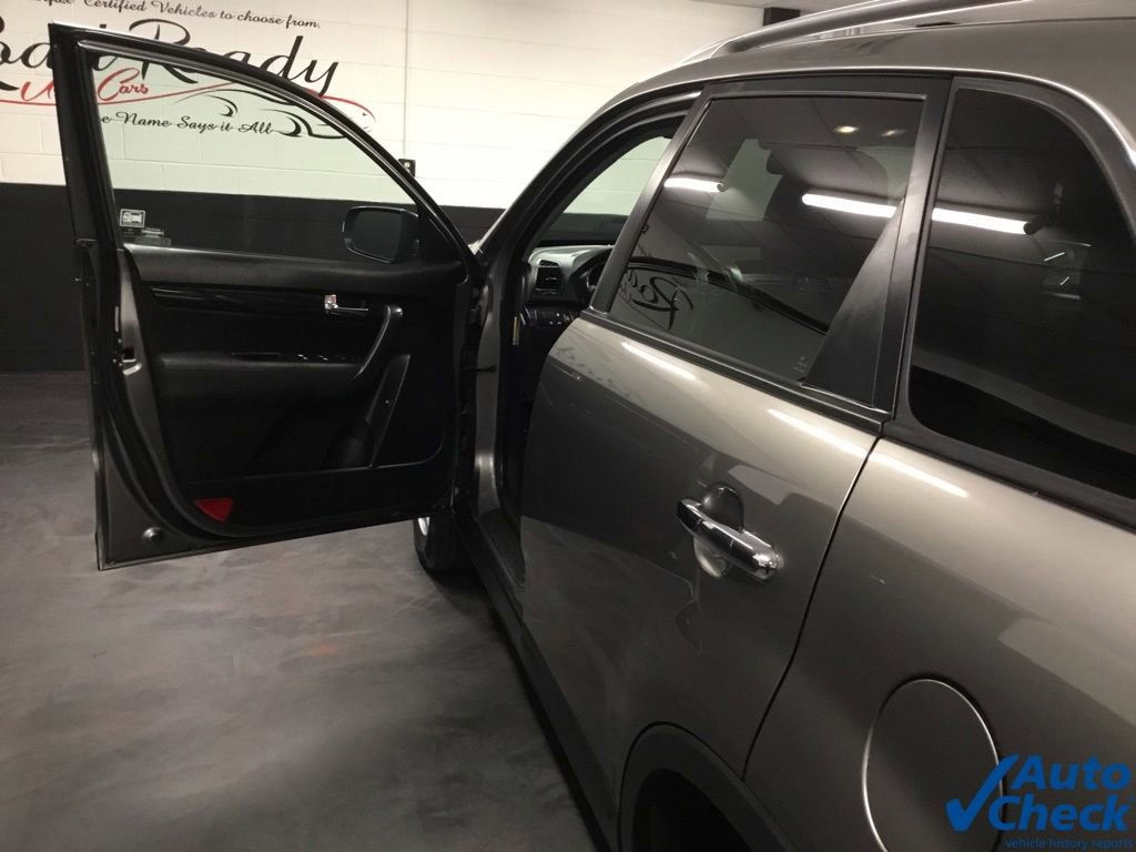 Used 2013 Kia Sorento LX w/ Convenience Pkg image 18