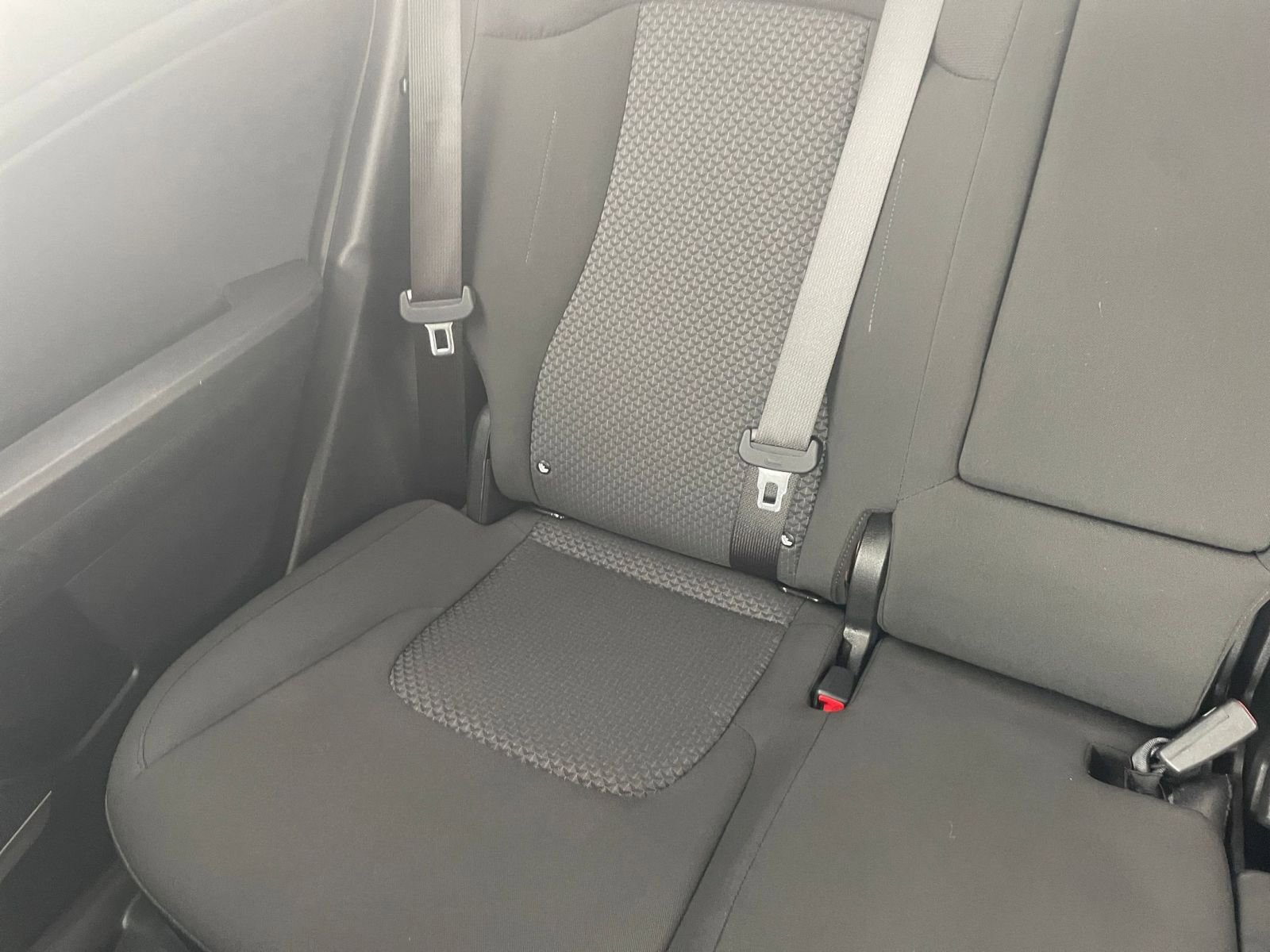 Used 2025 Kia Sportage LX image 38