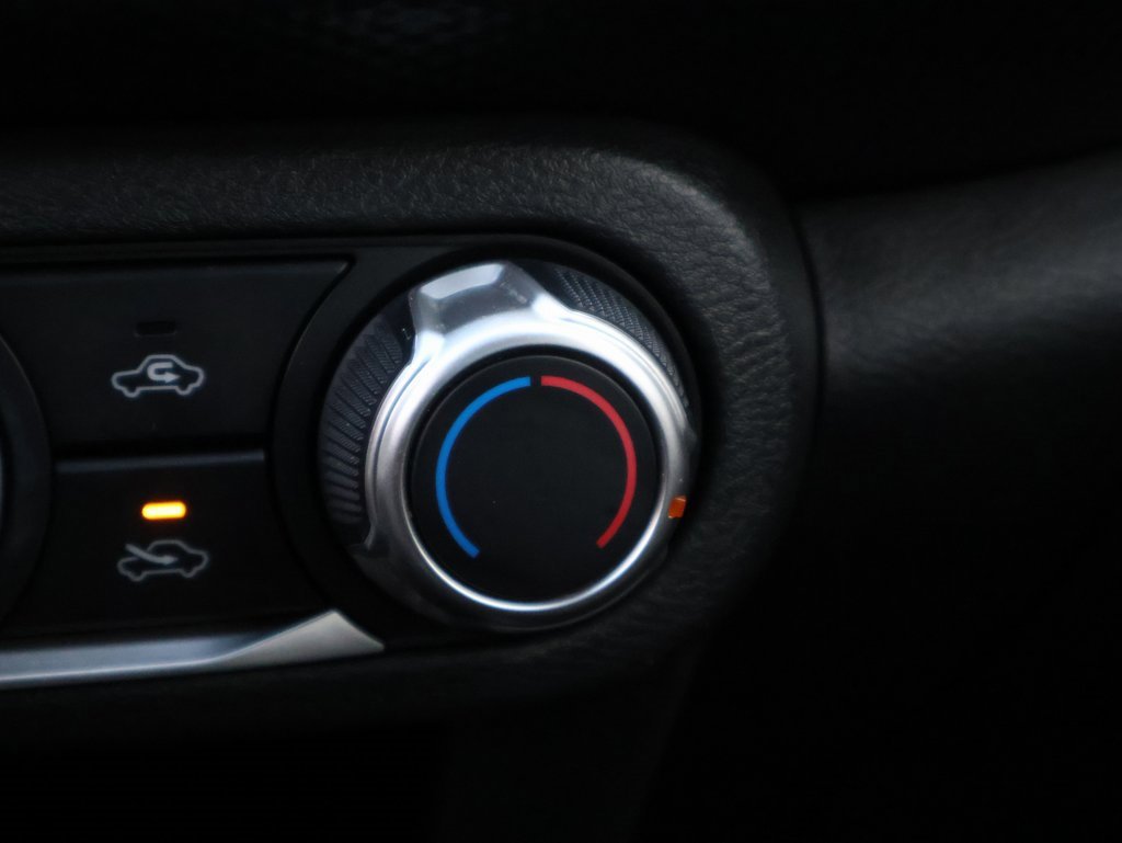 Used 2022 Nissan Kicks S image 29