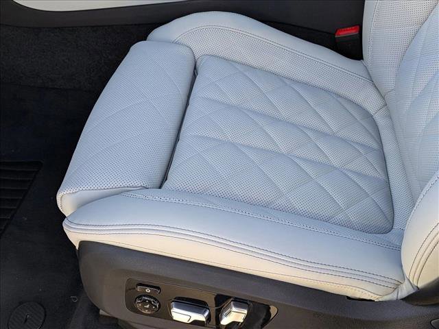 New 2026 BMW X5 xDrive50e w/ Climate Comfort Package image 4