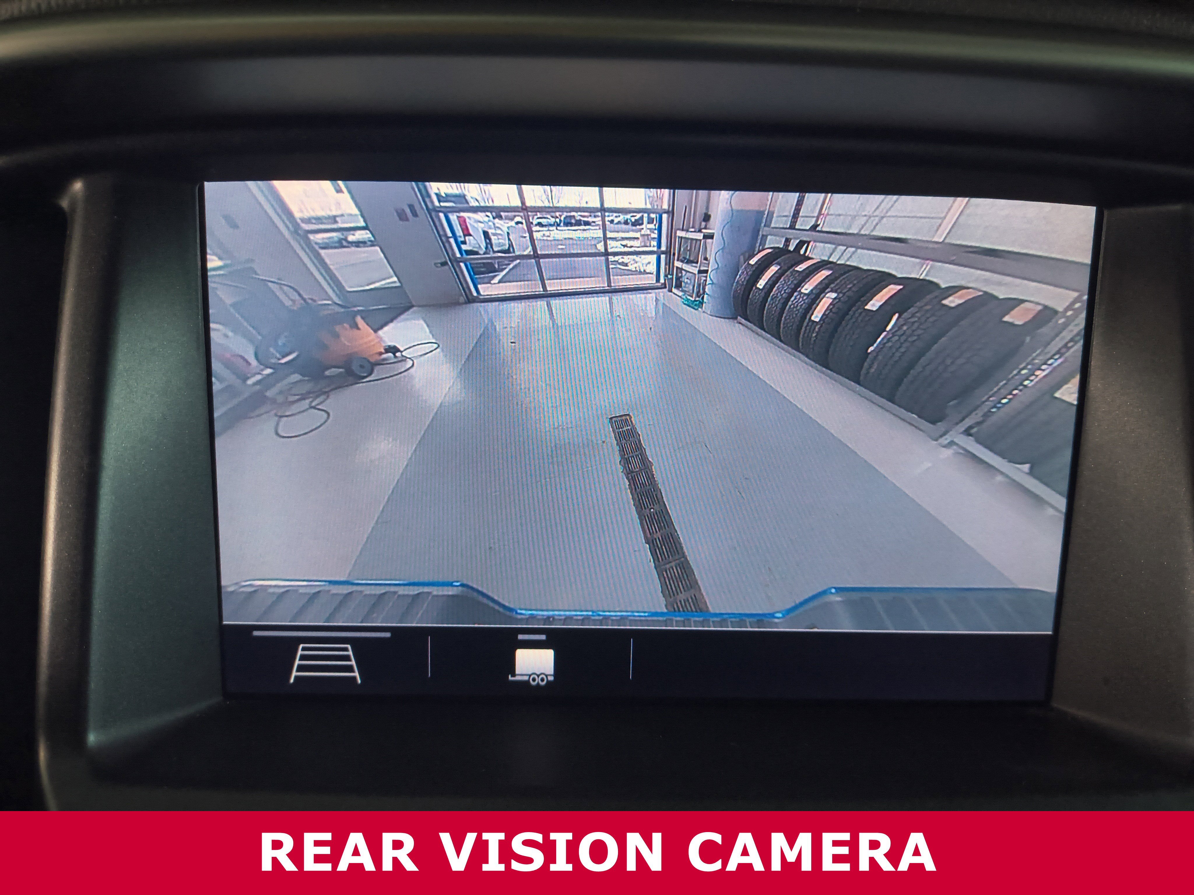 Used 2022 Chevrolet Colorado LT w/ LT Convenience Package image 16