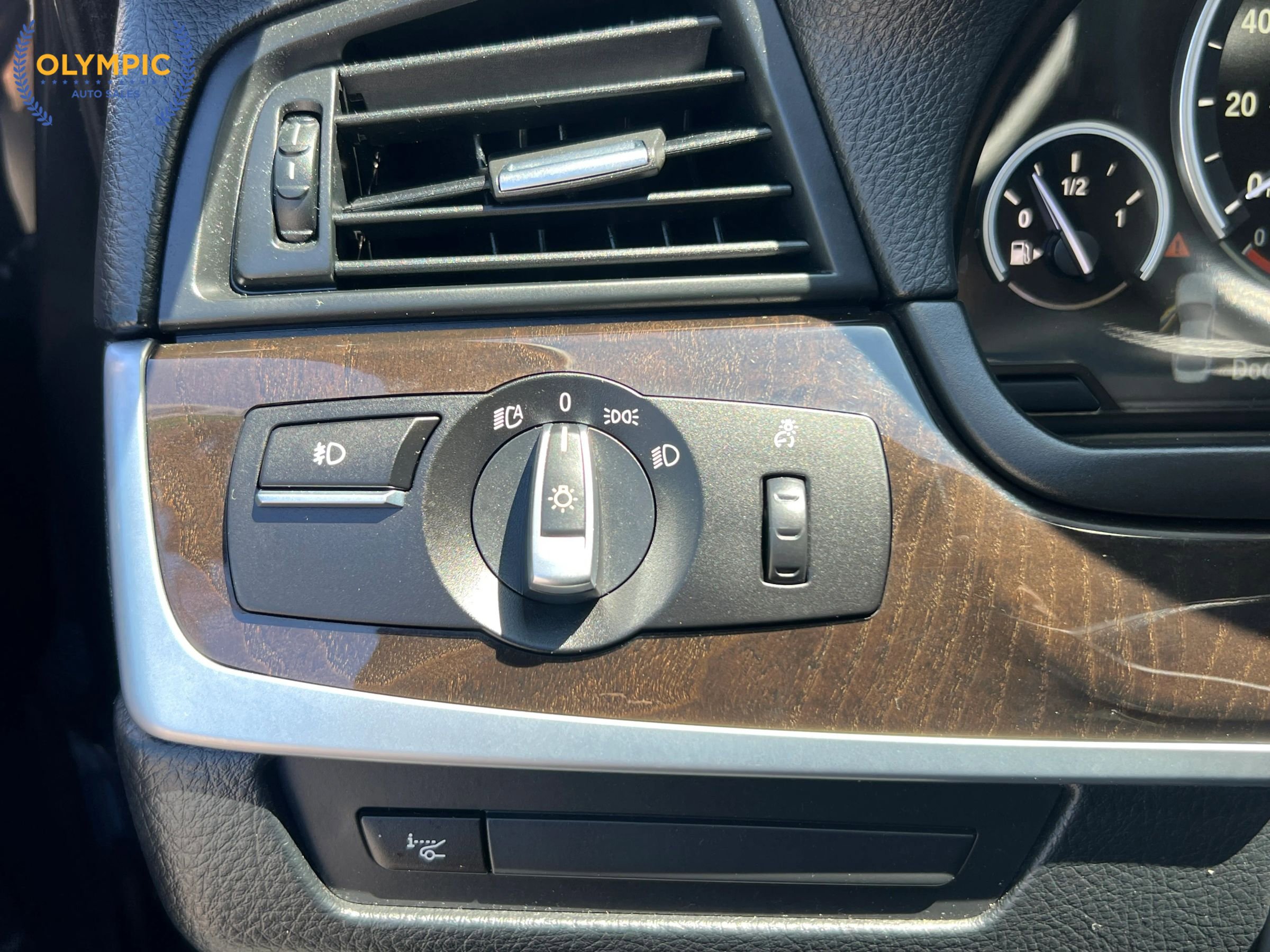 Used 2015 BMW 528i xDrive Sedan AWD/4WD image 42