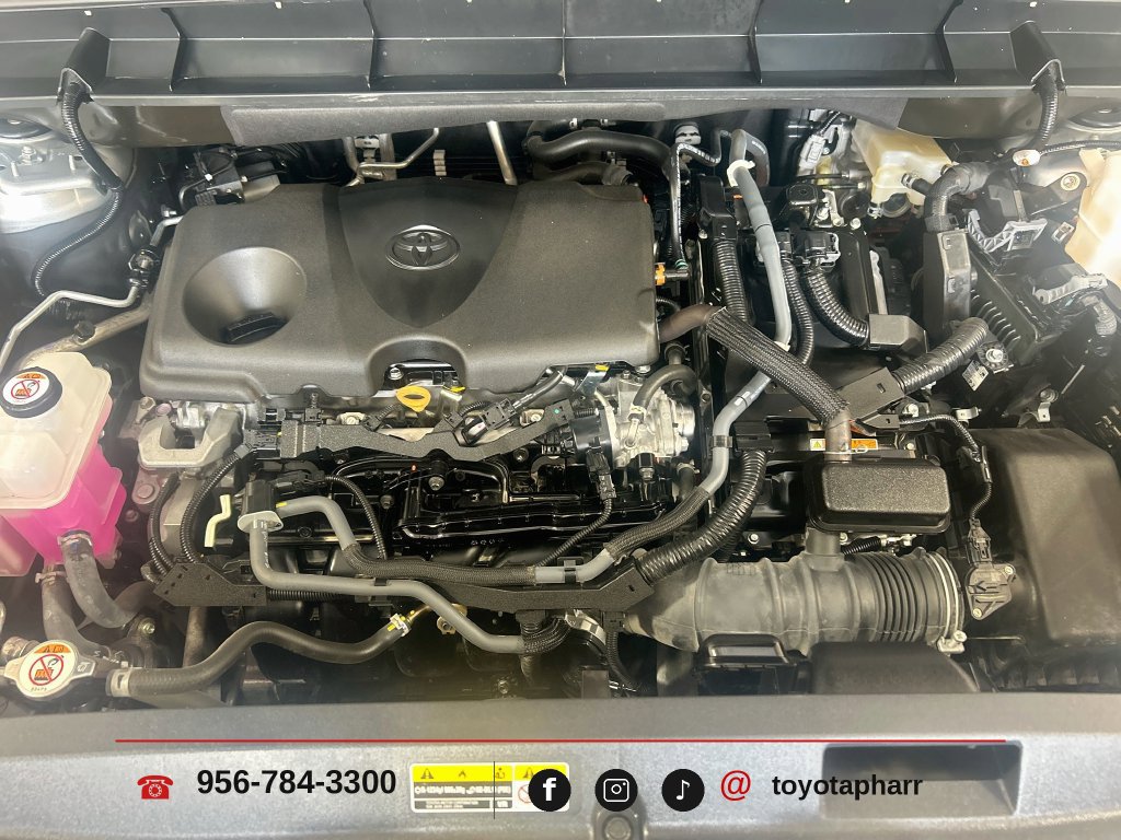 Used 2024 Toyota Highlander Limited FWD image 31