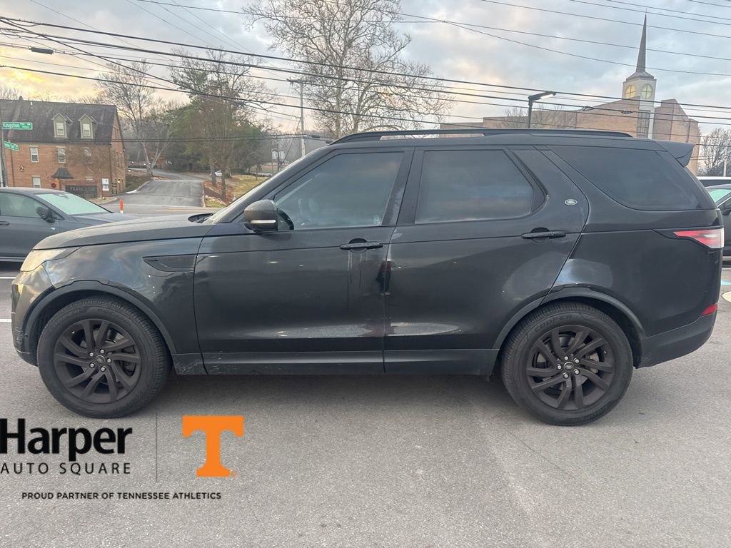 Used 2017 Land Rover Discovery HSE Luxury image 2