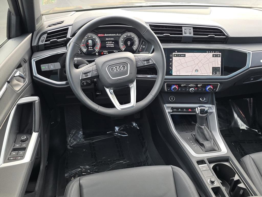 Used 2024 Audi Q3 2.0T Premium Plus image 11