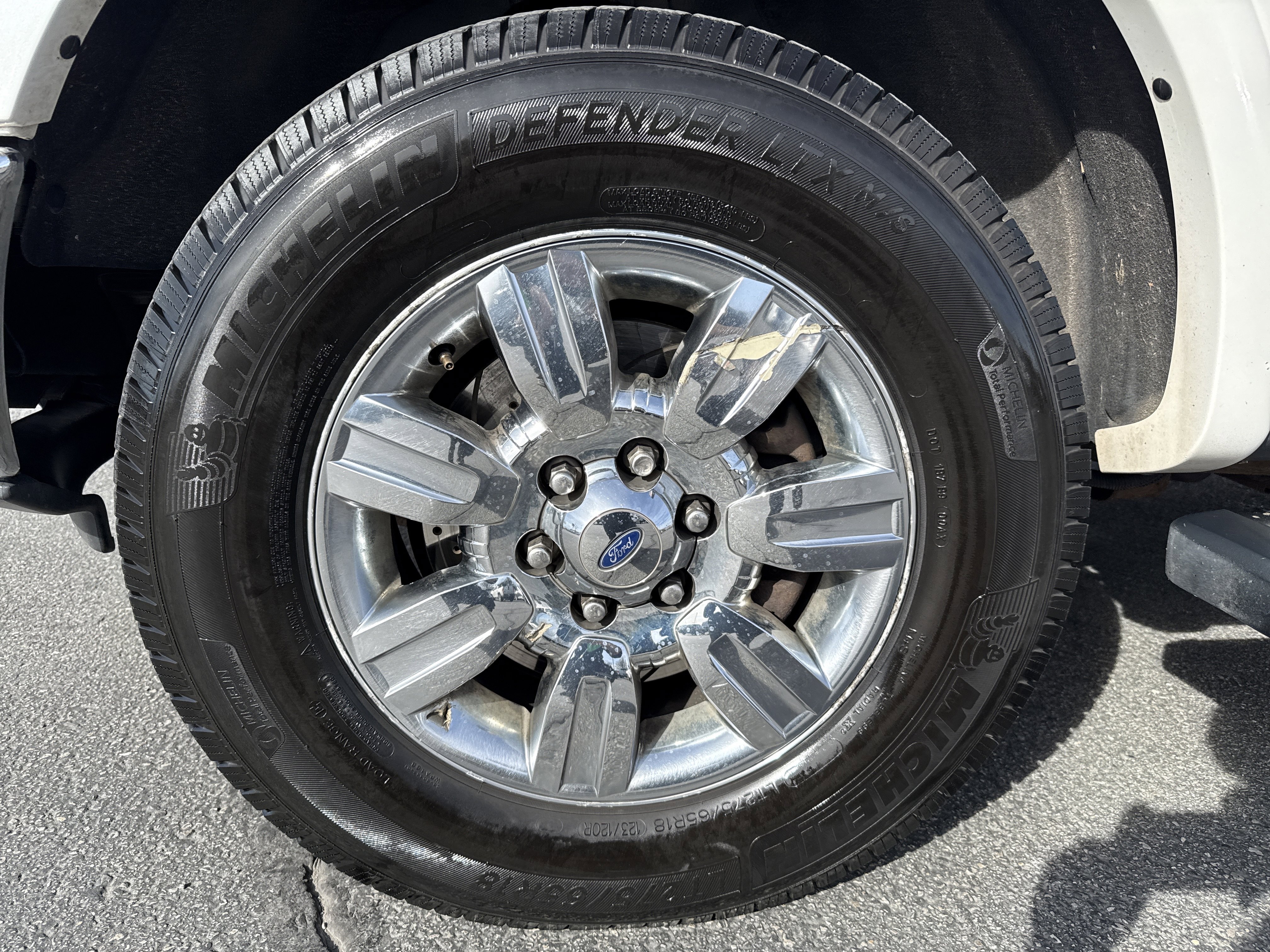 Used 2012 Ford F150 Lariat w/ Lariat Chrome Pkg image 10