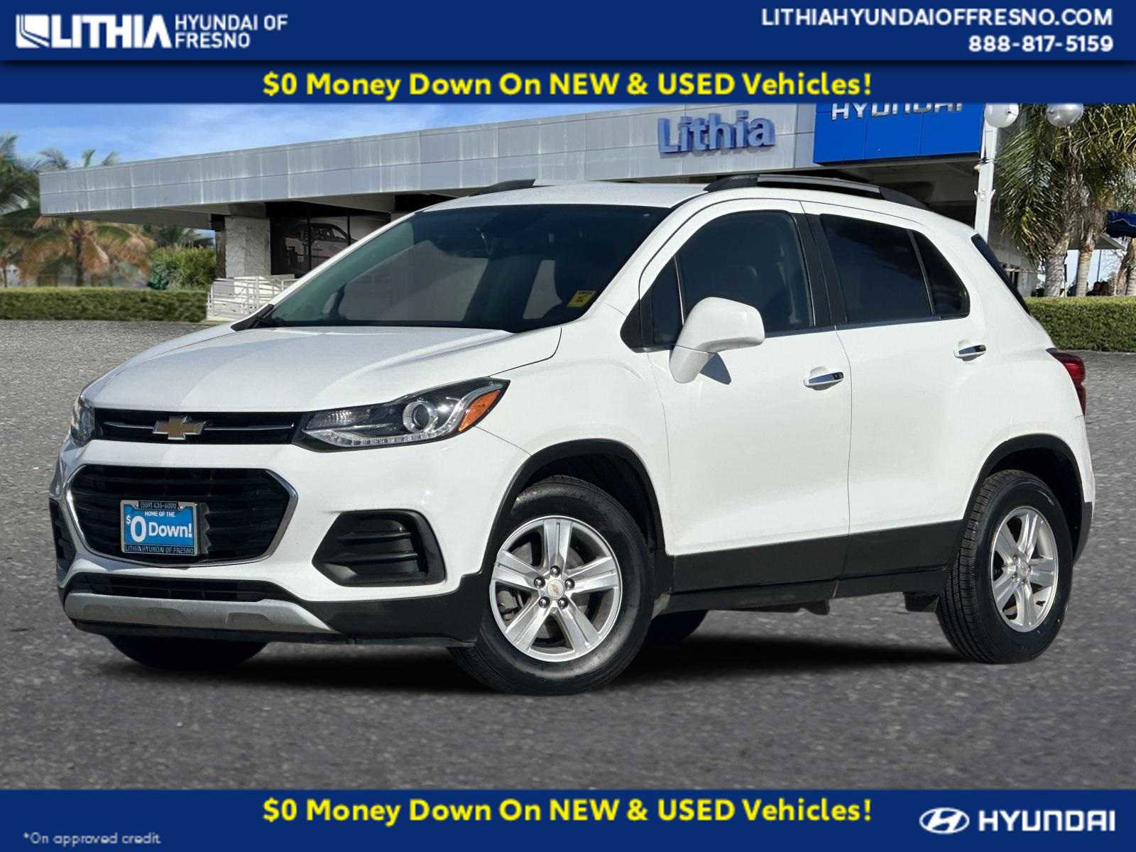 Used 2018 Chevrolet Trax LT w/ LT Convenience Package image 1