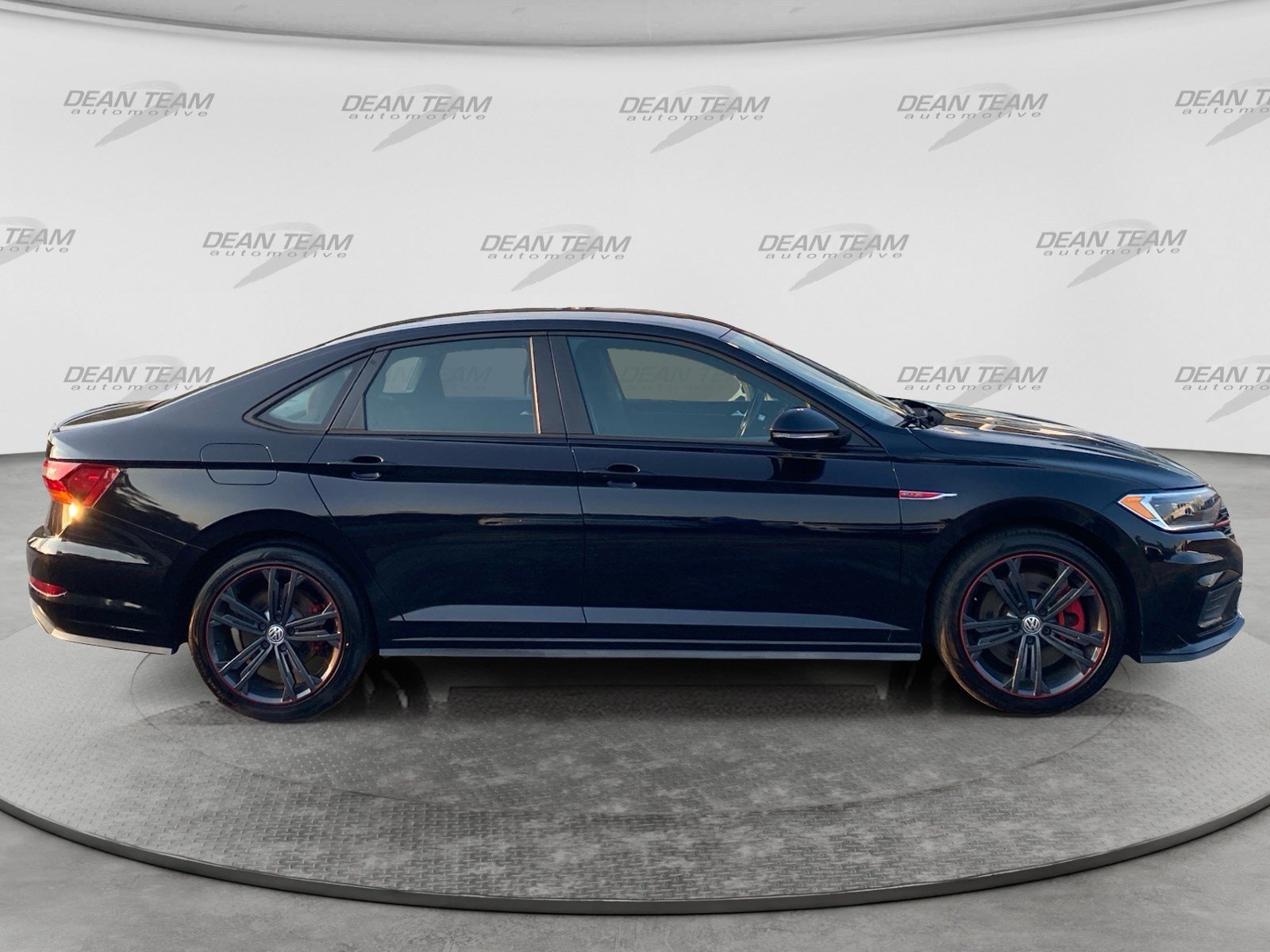 Used 2019 Volkswagen Jetta GLI FWD image 9