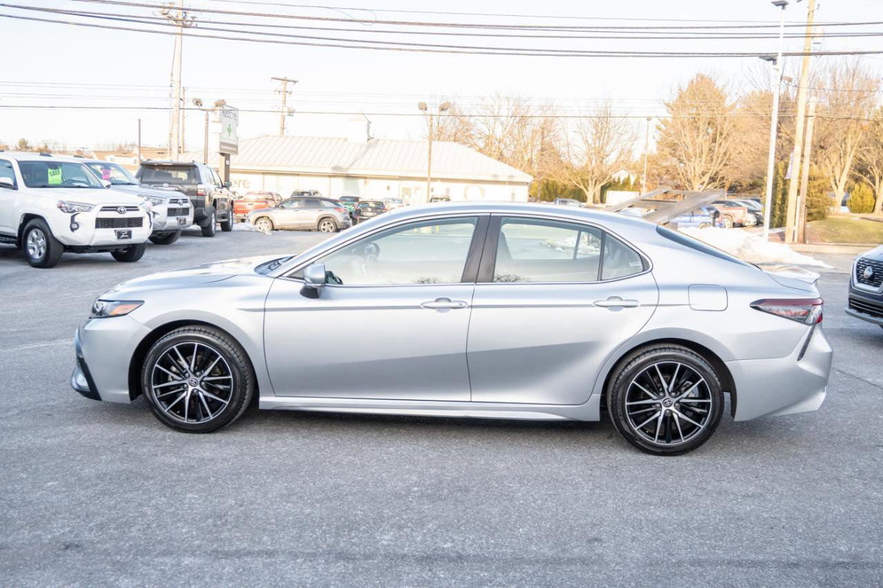Used 2024 Toyota Camry SE image 7