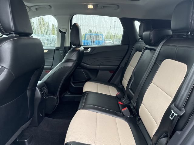 Used 2022 Ford Escape Titanium w/ Titanium Elite Package AWD/4WD image 16