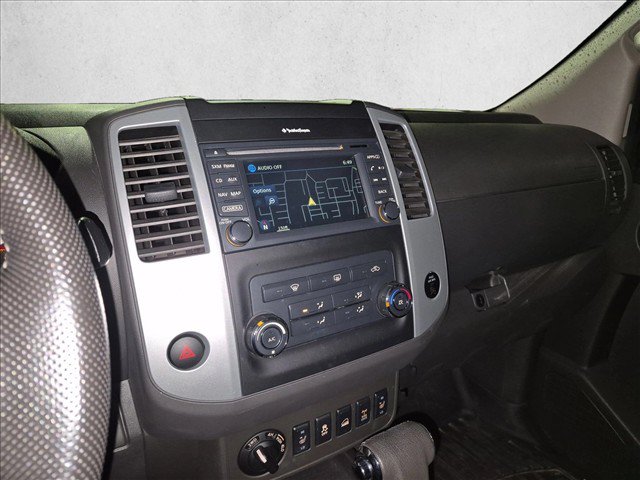 Used 2015 Nissan Xterra PRO-4X w/ Pro-4x Leather Package AWD/4WD image 12