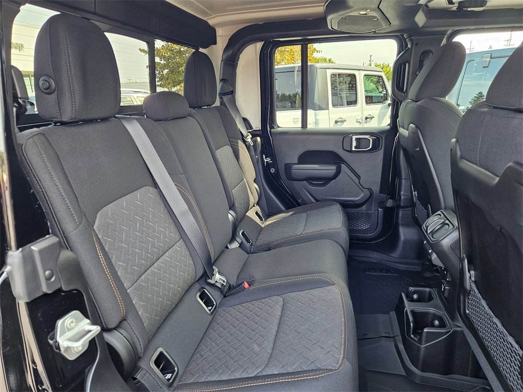 New 2025 Jeep Gladiator Mojave image 31