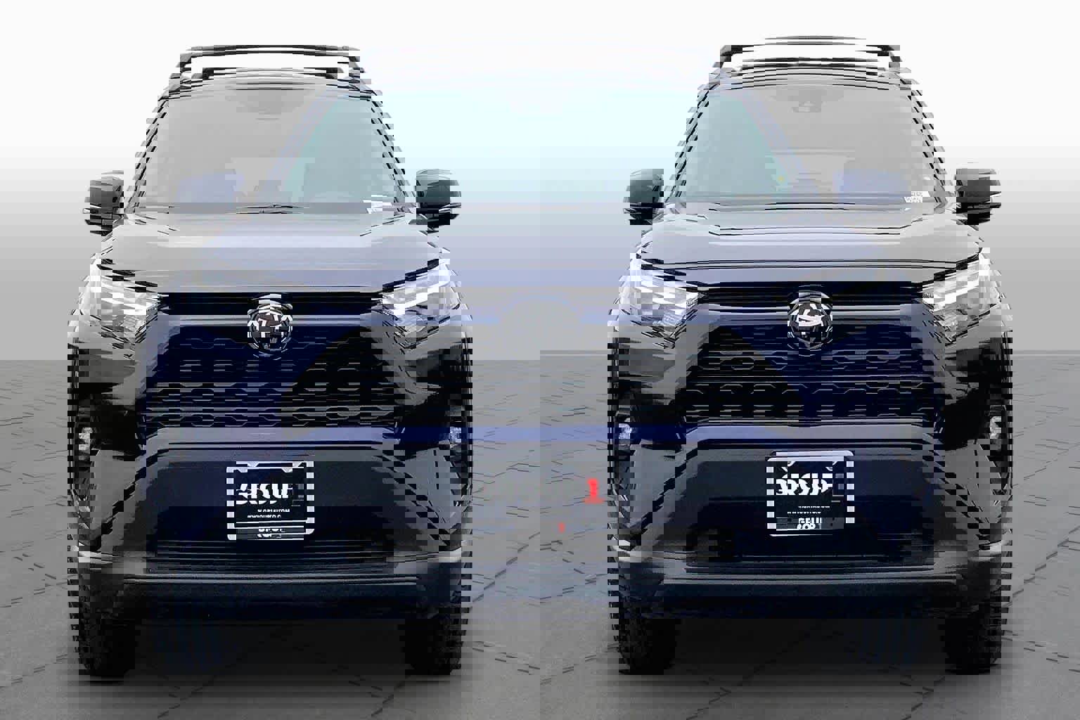 Used 2023 Toyota RAV4 XLE Premium FWD image 4