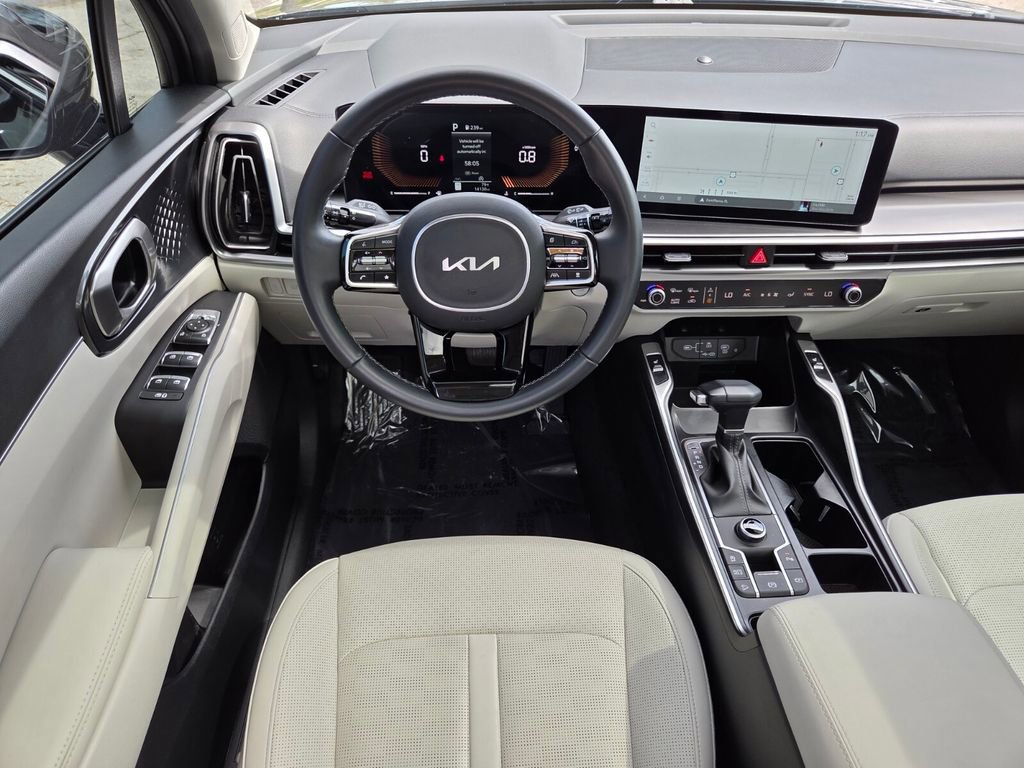 Used 2025 Kia Sorento EX w/ Panoramic Sunroof Package image 23