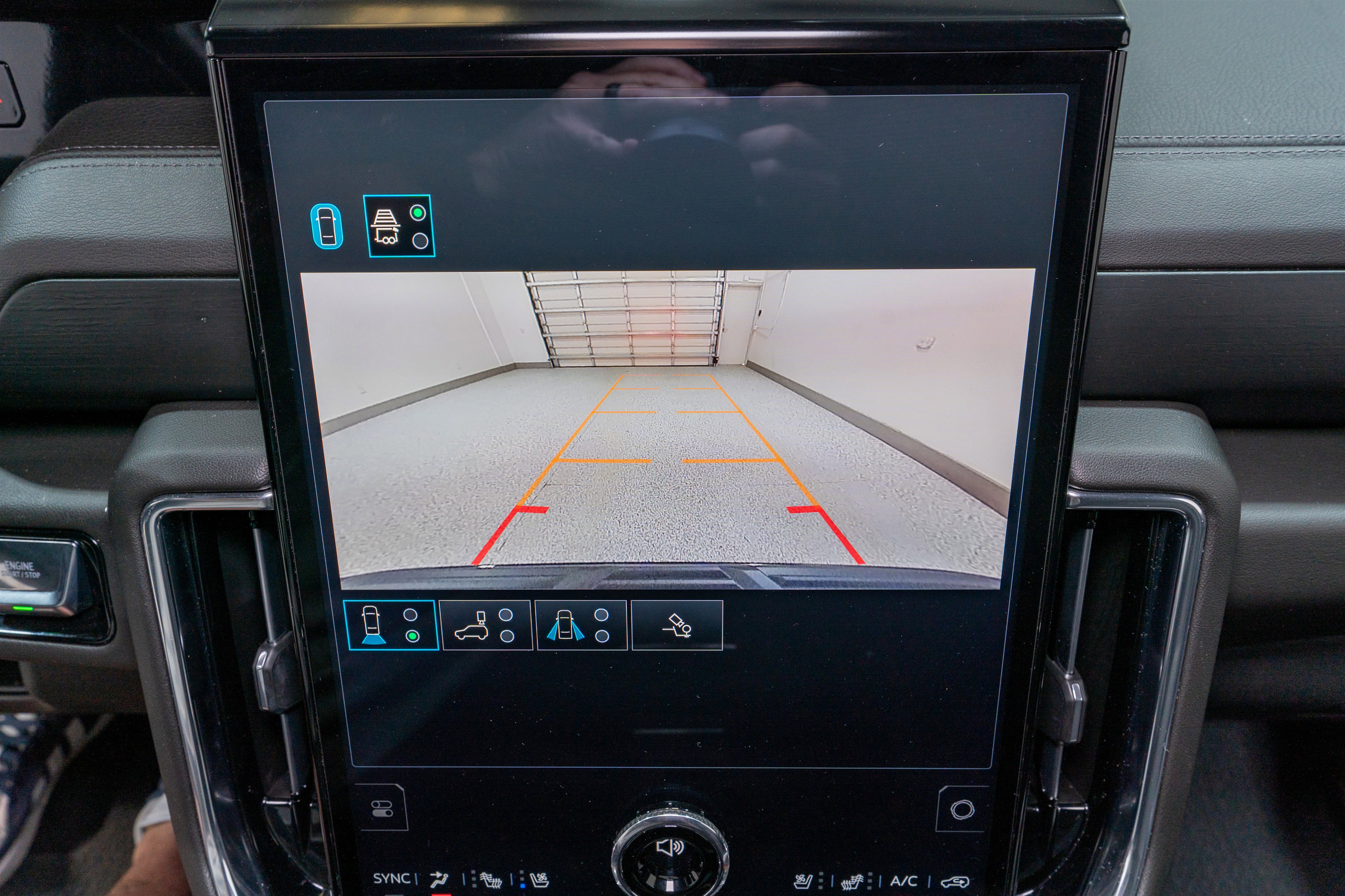 Used 2025 GMC Yukon Denali image 21