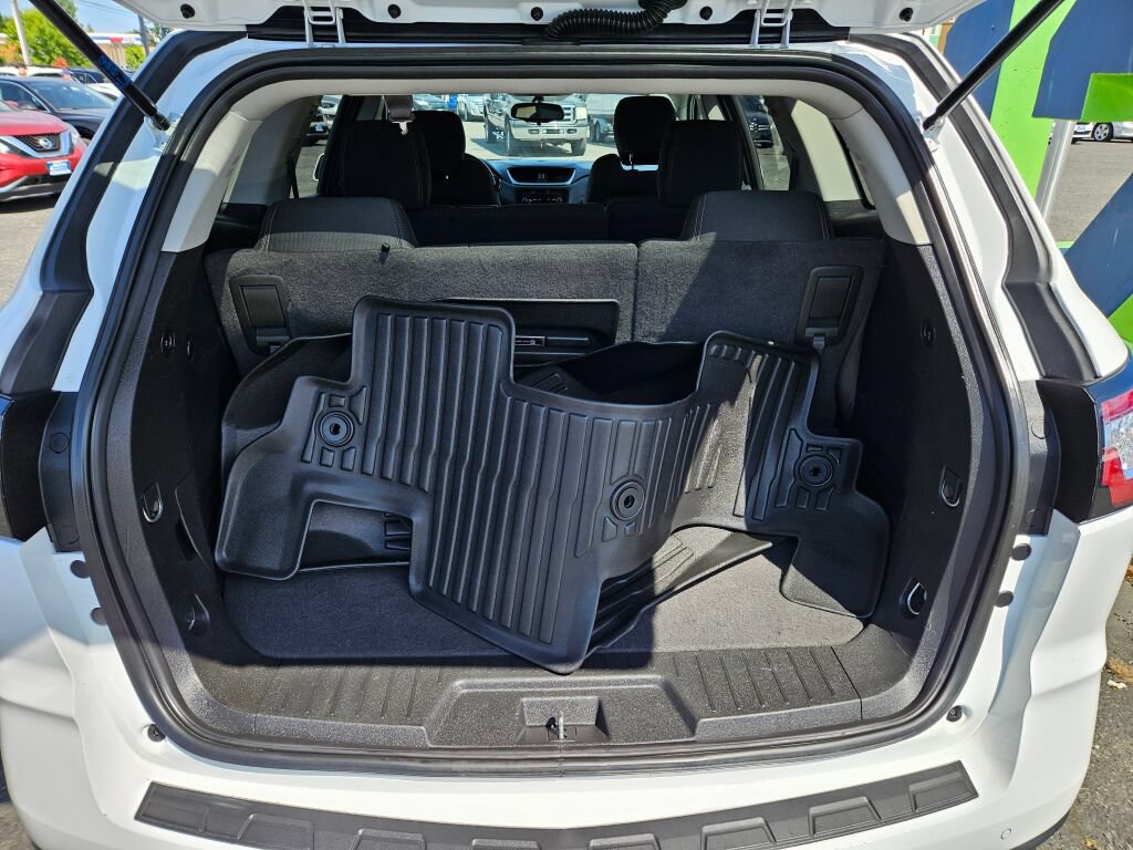 Used 2017 Chevrolet Traverse LT FWD image 11