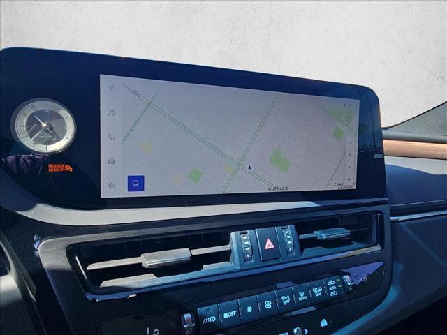 Used 2024 Lexus ES 300h w/ Luxury Package FWD image 13