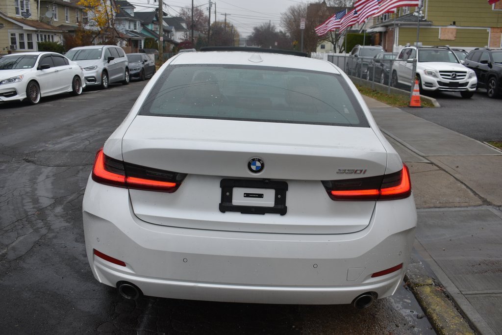 Used 2024 BMW 330i Sedan w/ Convenience Package image 7