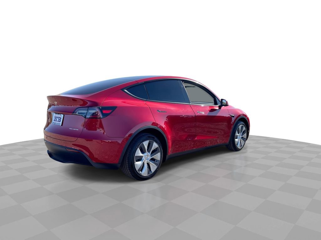 Used 2023 Tesla Model Y Long Range image 2