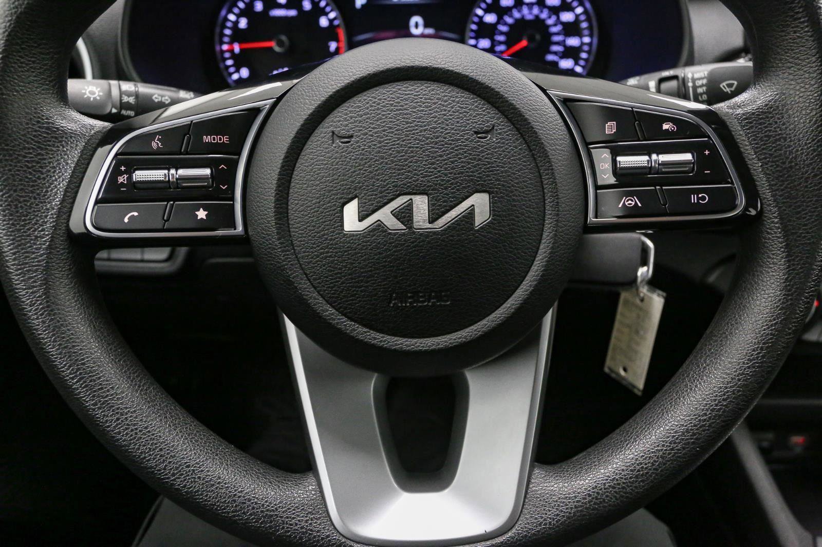 Used 2023 Kia Forte LXS w/ LXS Technology Package image 29